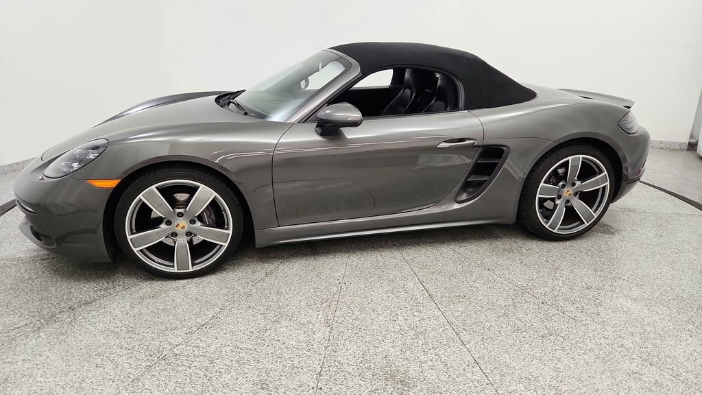 Used 2022 Porsche 718 Boxster RWD image 38
