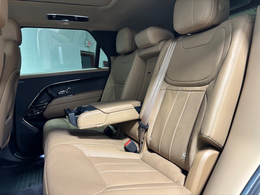 Used 2023 Land Rover Range Rover Sport SE image 25