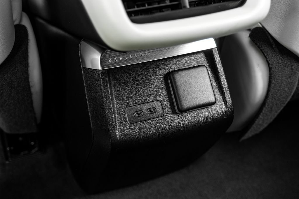 Used 2023 Cadillac Lyriq AWD image 39