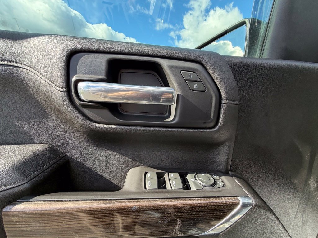 Used 2020 Chevrolet Silverado 1500 RST AWD/4WD image 15