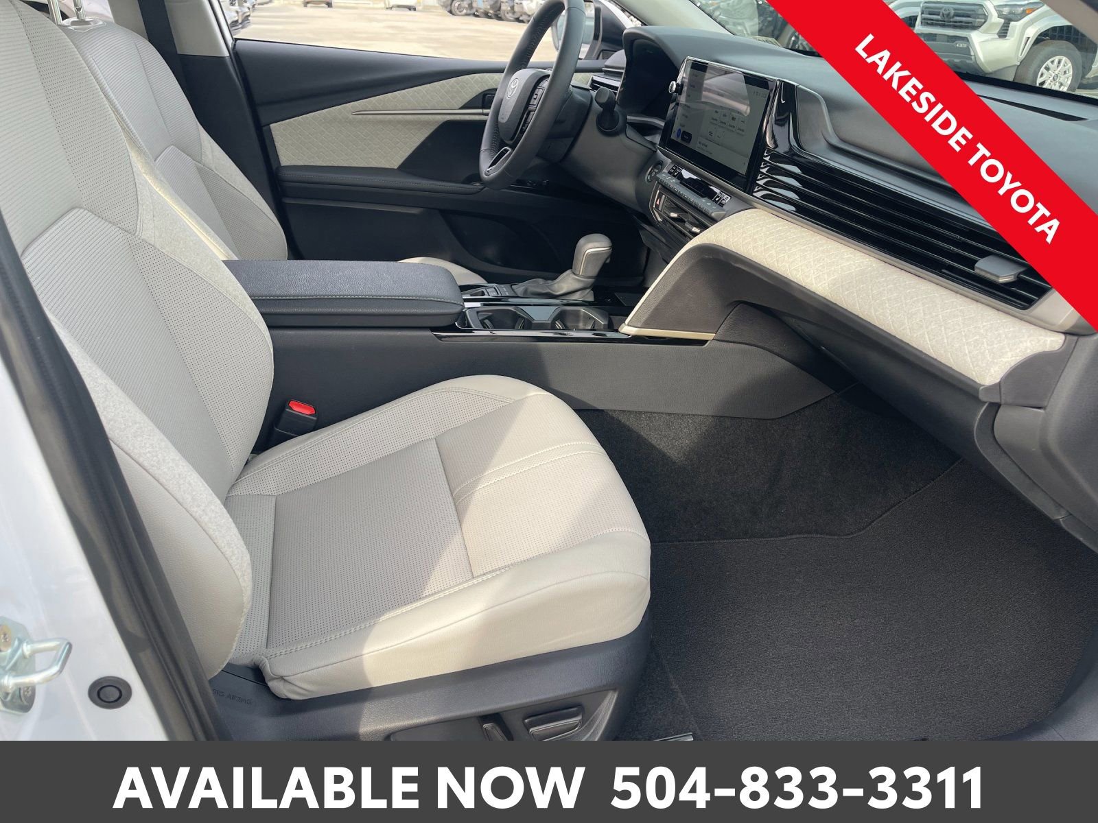 Used 2025 Toyota Camry XLE image 17