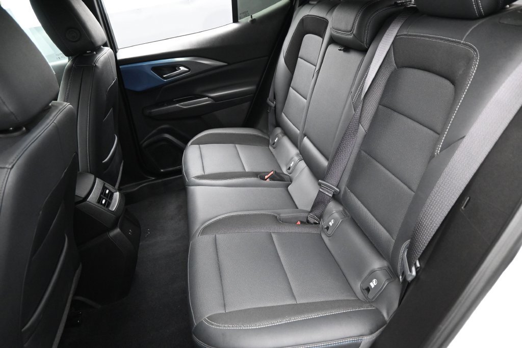 Used 2025 Chevrolet Equinox EV LT w/ Convenience Package FWD image 24