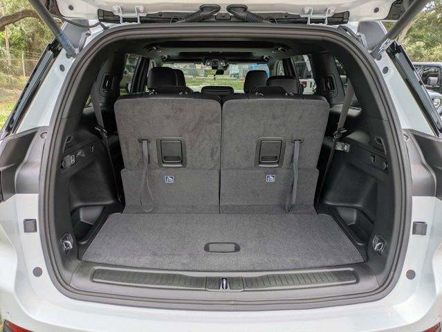 New 2026 Jeep Grand Cherokee L 2WD image 12