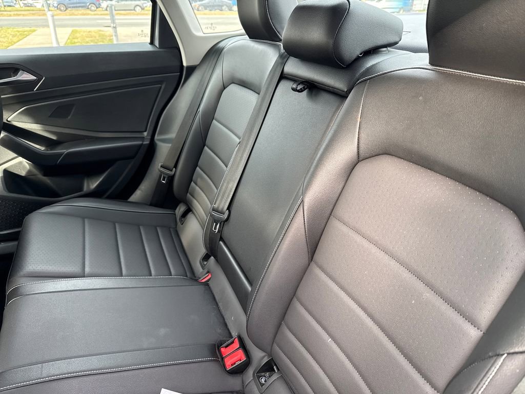 Used 2024 Volkswagen Jetta SE image 14