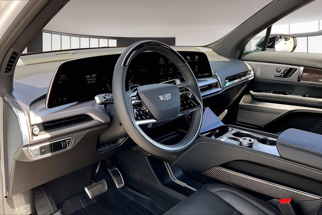 New 2026 Cadillac Vistiq Sport w/ LPO, Floor Liner Package AWD/4WD image 6