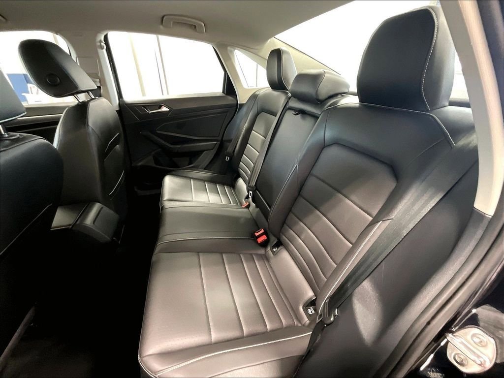 Certified 2024 Volkswagen Jetta SE FWD image 15