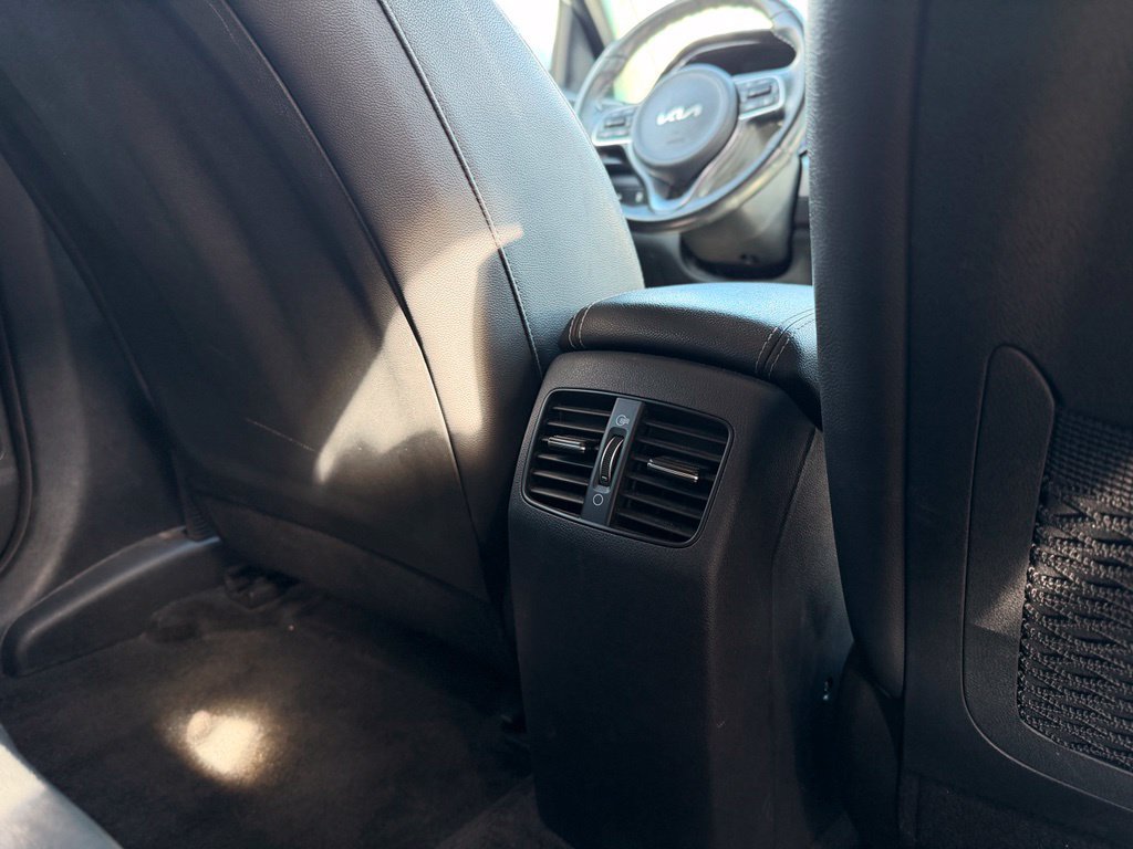 Used 2022 Kia Niro EX FWD image 18