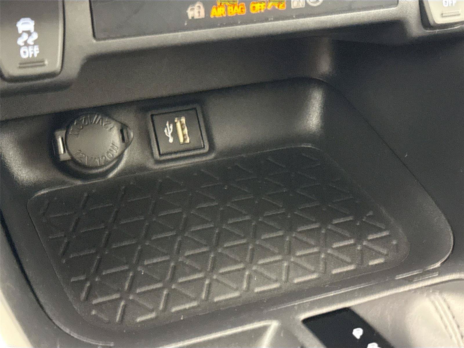 Used 2024 Toyota RAV4 XLE Premium FWD image 26