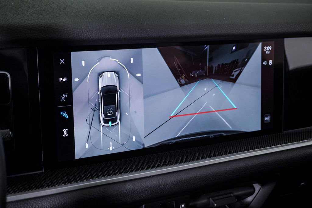 Certified 2025 Porsche Cayenne Coupe AWD/4WD image 23