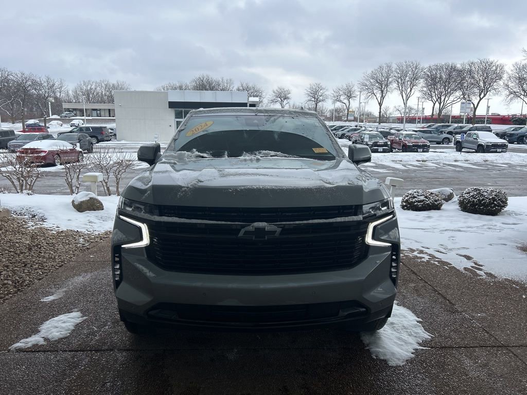 Used 2024 Chevrolet Tahoe RST w/ Luxury Package AWD/4WD image 2