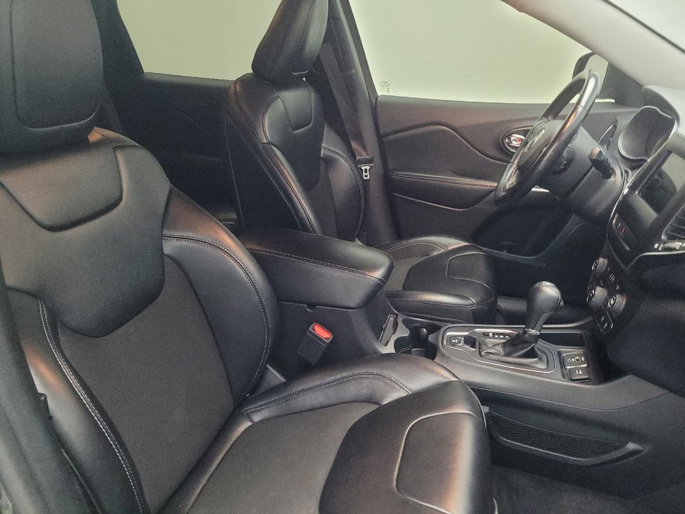 Used 2020 Jeep Cherokee Latitude Plus w/ Cold Weather Group image 21