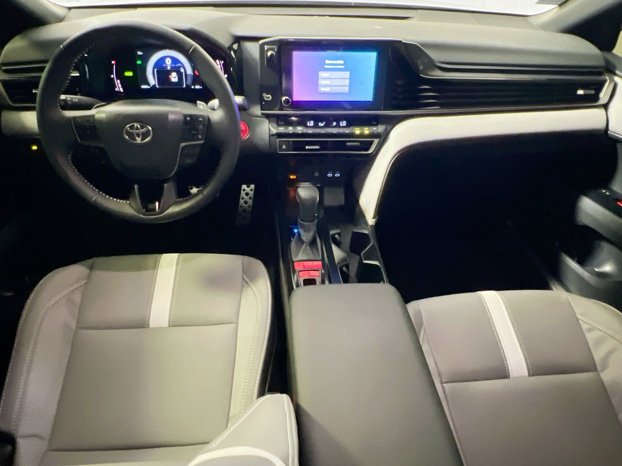 Used 2026 Toyota Camry SE FWD image 30