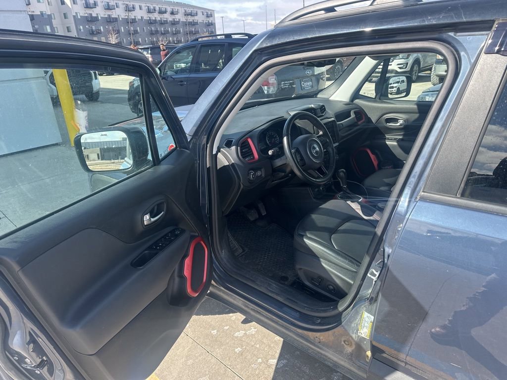 Used 2022 Jeep Renegade Trailhawk w/ Sun/Sound Group image 20