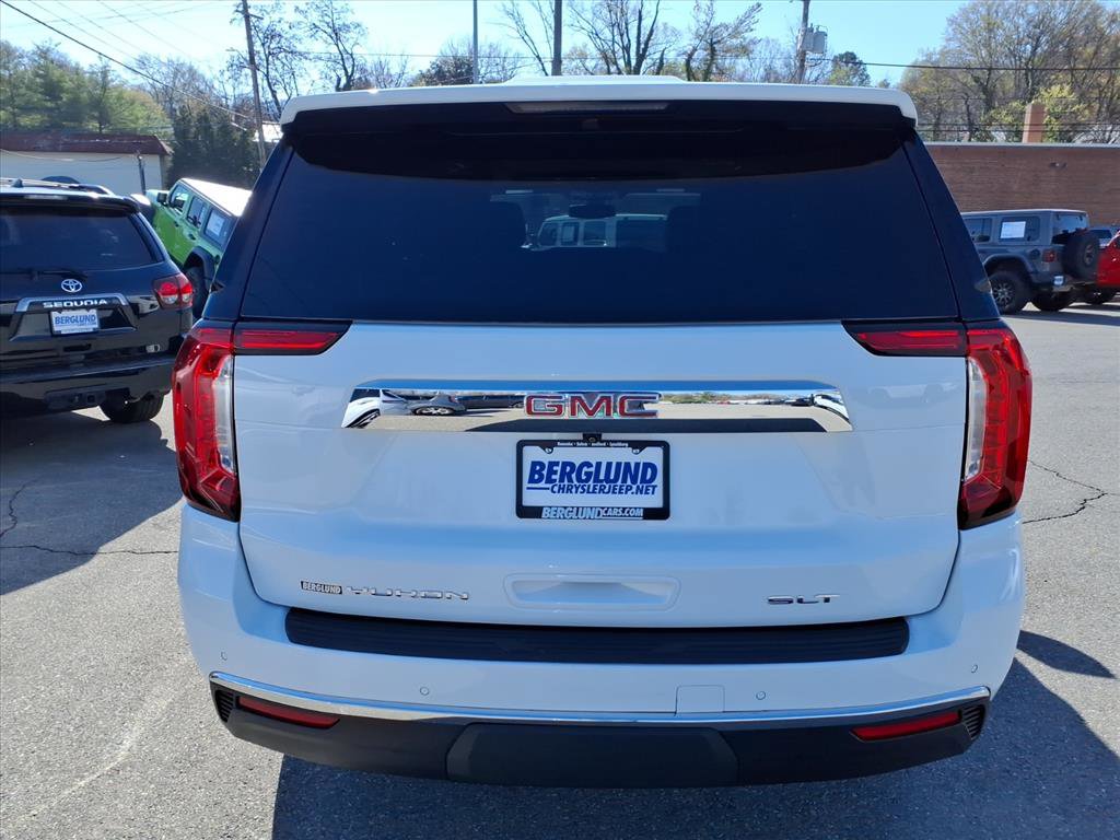 Used 2022 GMC Yukon SLT w/ SLT Premium Package image 5