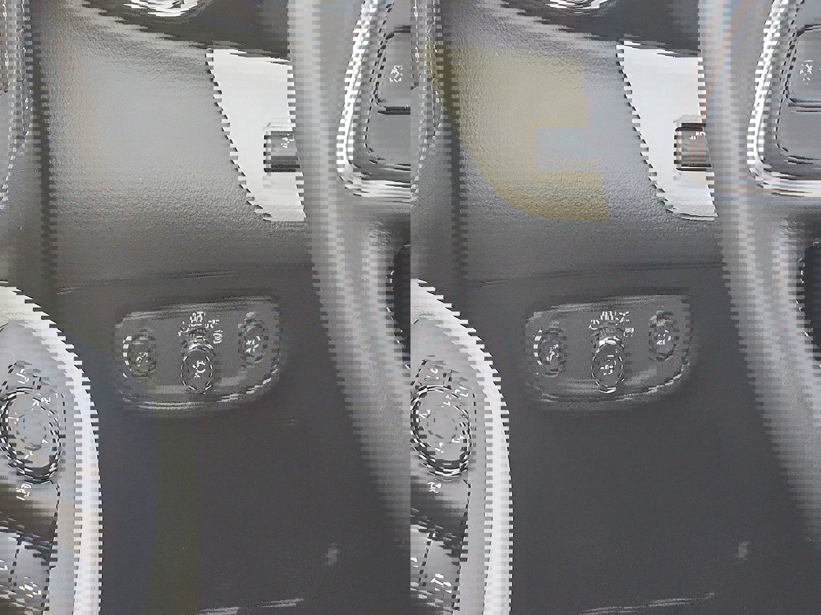 Used 2021 Buick Encore GX Essence w/ Advanced Technology Package image 13