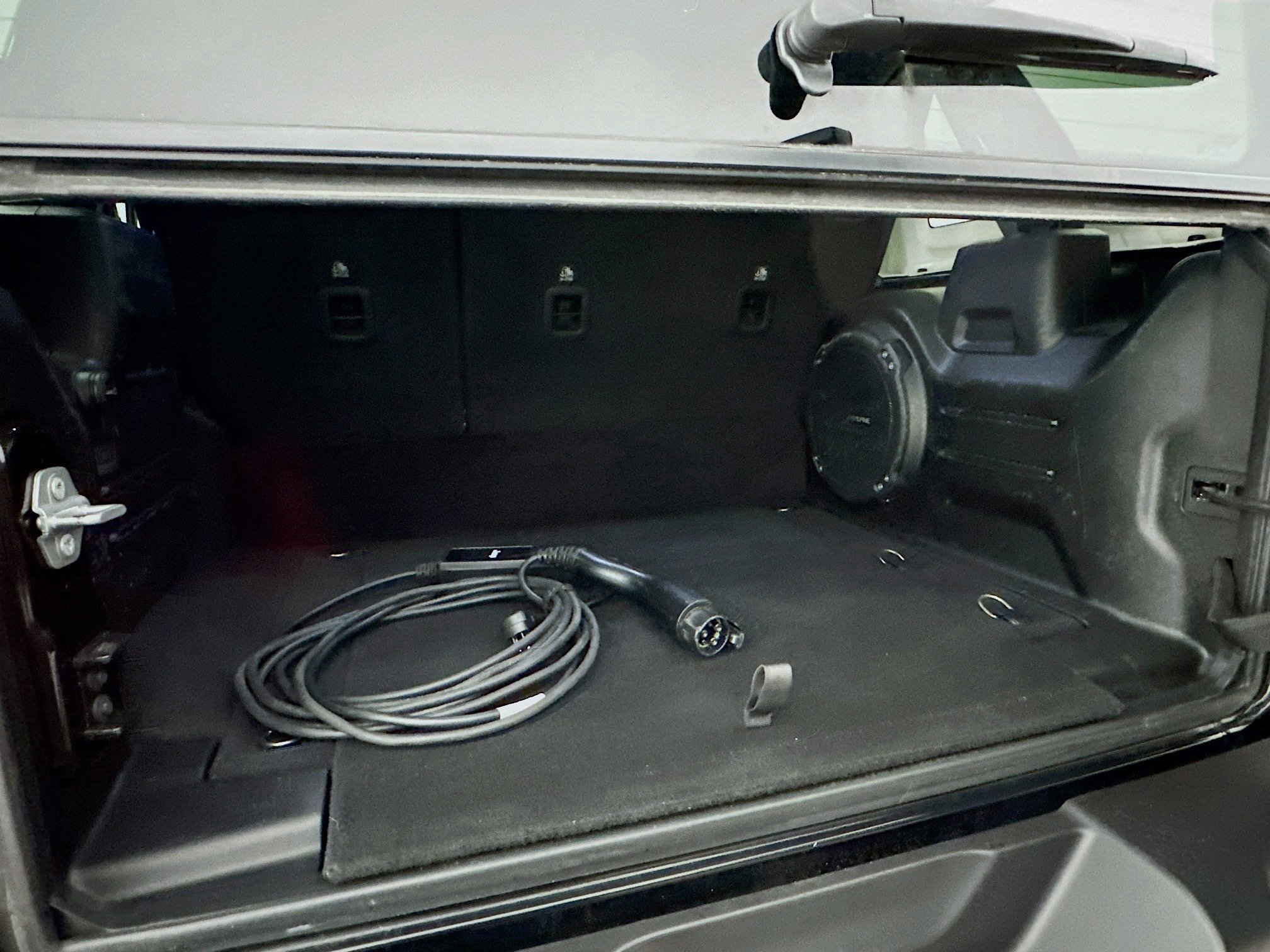 Used 2022 Jeep Wrangler Sahara w/ Cold Weather Group image 30