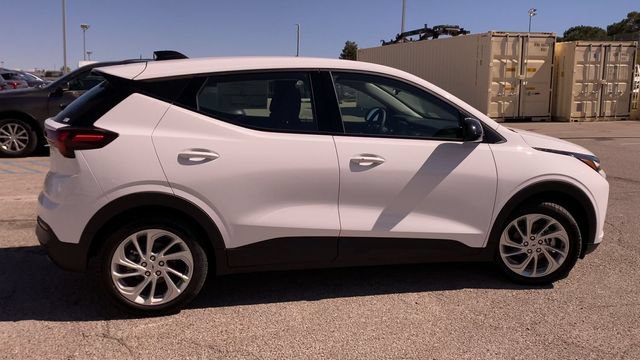 New 2027 Chevrolet Bolt LT w/ Comfort Package FWD image 9
