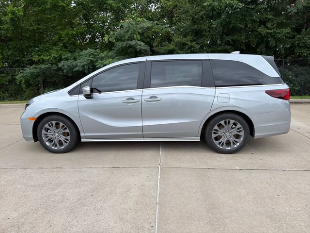 New 2026 Honda Odyssey Touring image 3