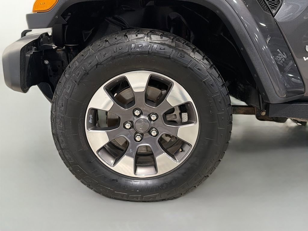 Used 2018 Jeep Wrangler Unlimited Sahara w/ Cold Weather Group AWD/4WD image 33