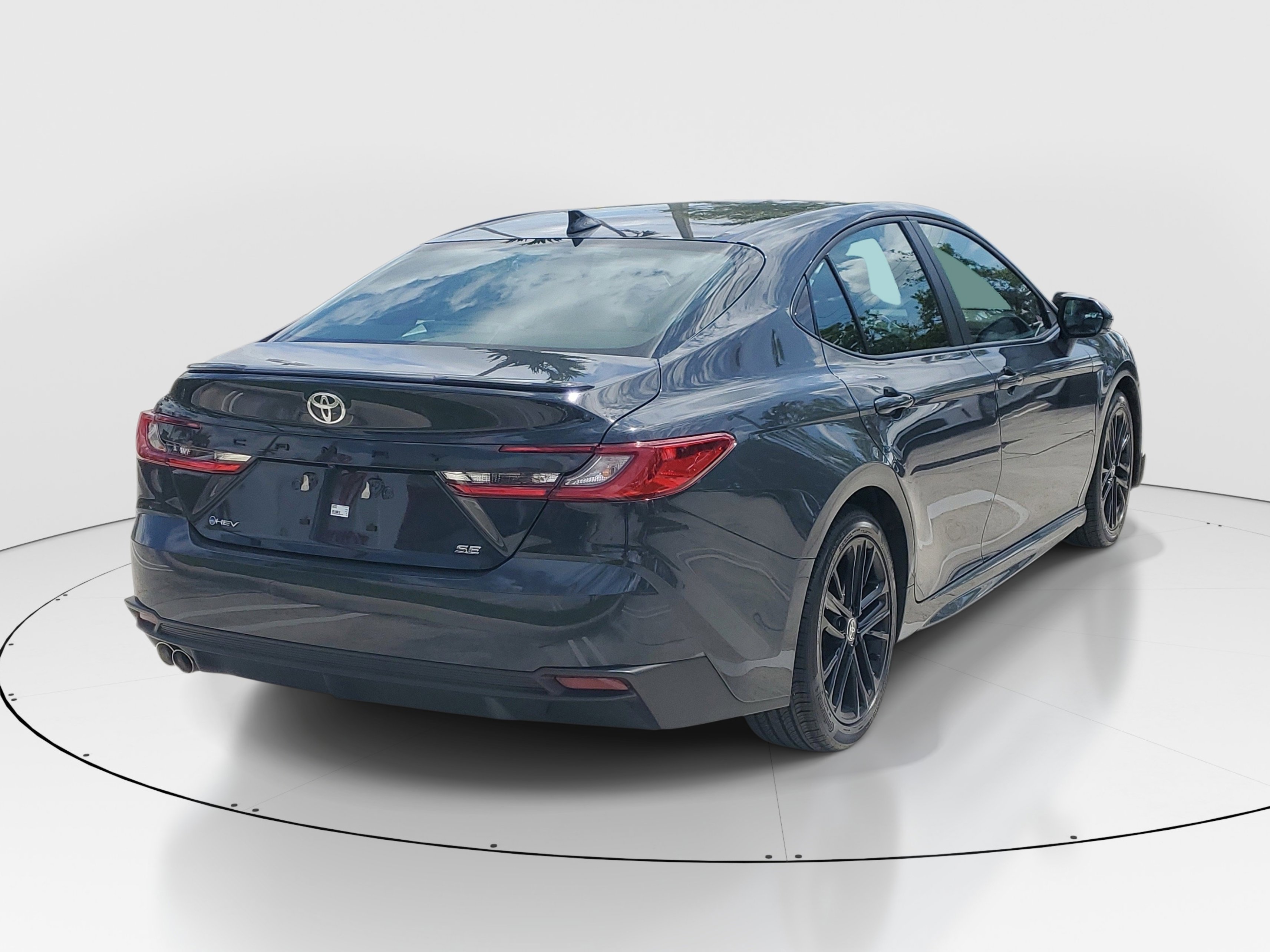 Certified 2025 Toyota Camry SE FWD image 3