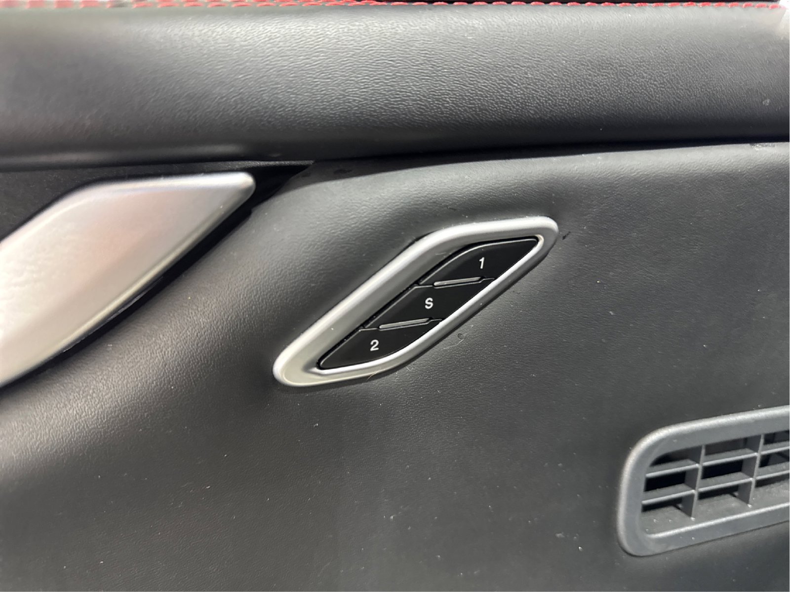 Used 2018 Maserati Ghibli S RWD image 36