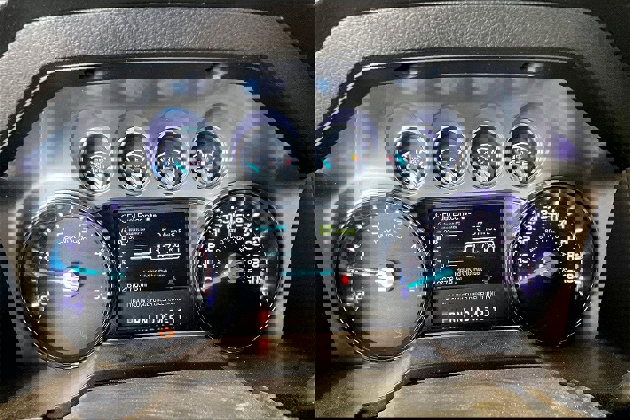 Used 2015 Ford F250 Lariat w/ Lariat Ultimate Package image 18