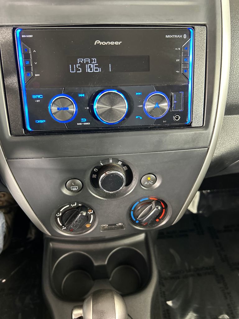 Used 2016 Nissan Versa SV FWD image 14