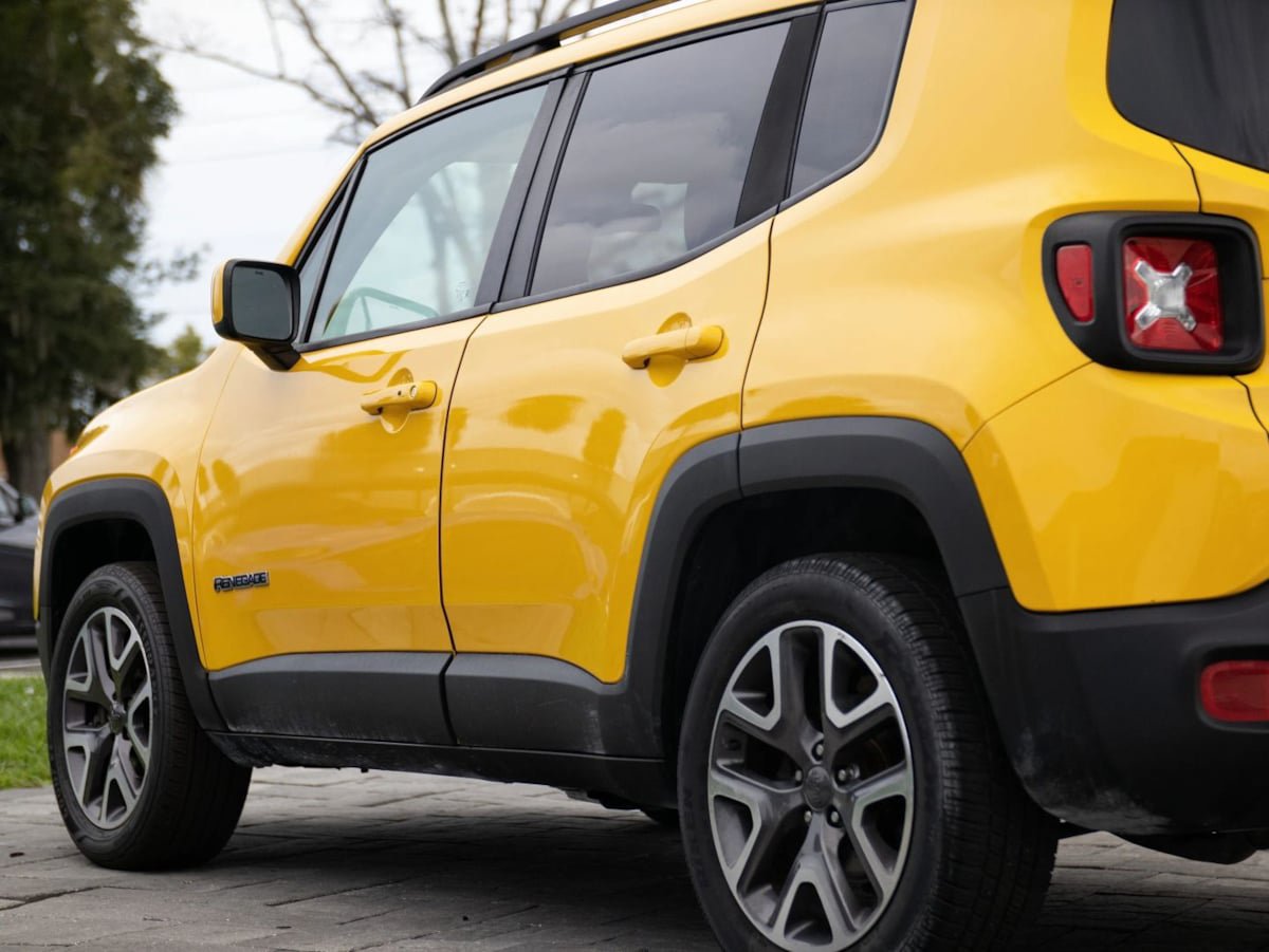 Used 2016 Jeep Renegade Latitude w/ Popular Equipment Group AWD/4WD image 8