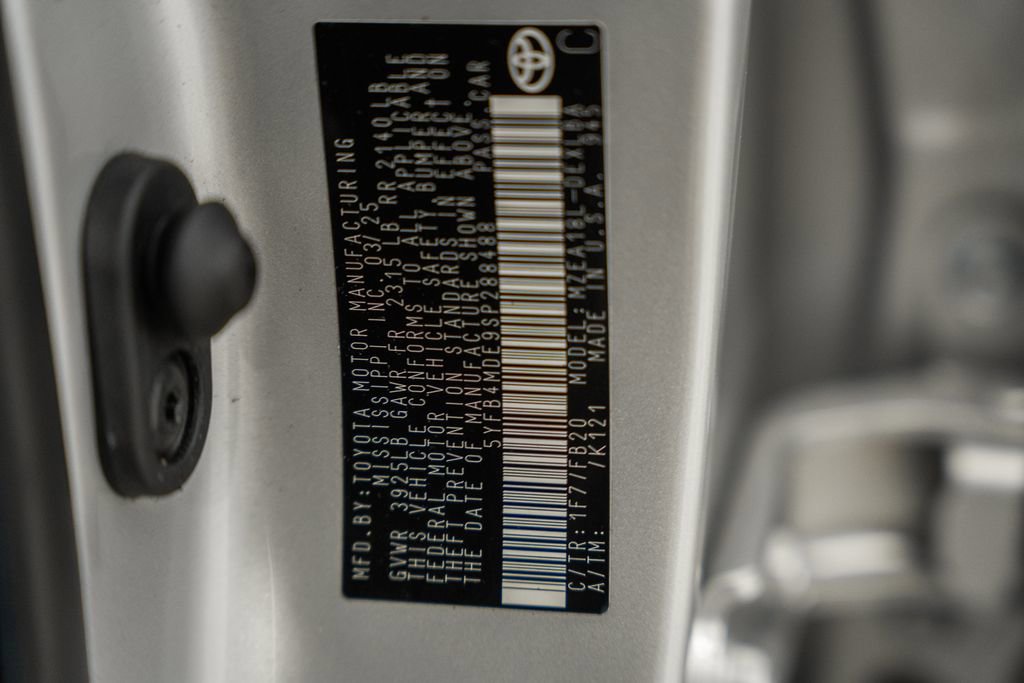 Used 2025 Toyota Corolla LE image 34