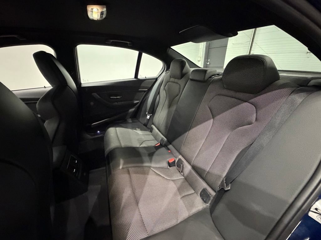 Used 2016 BMW M3 RWD image 31