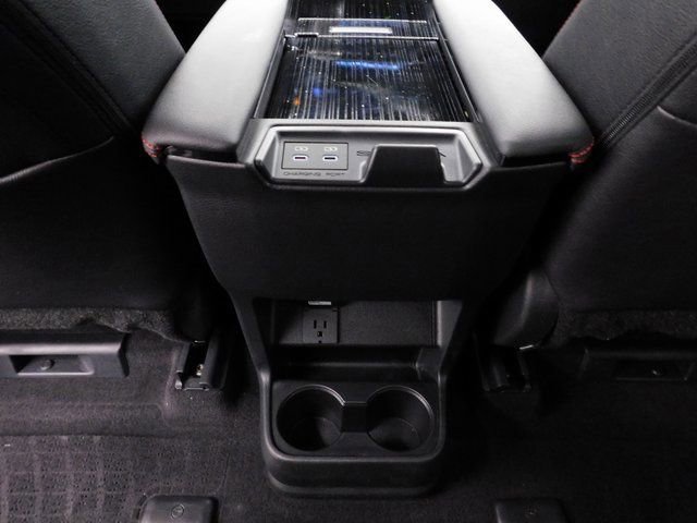 Used 2025 Toyota Sienna XSE image 35