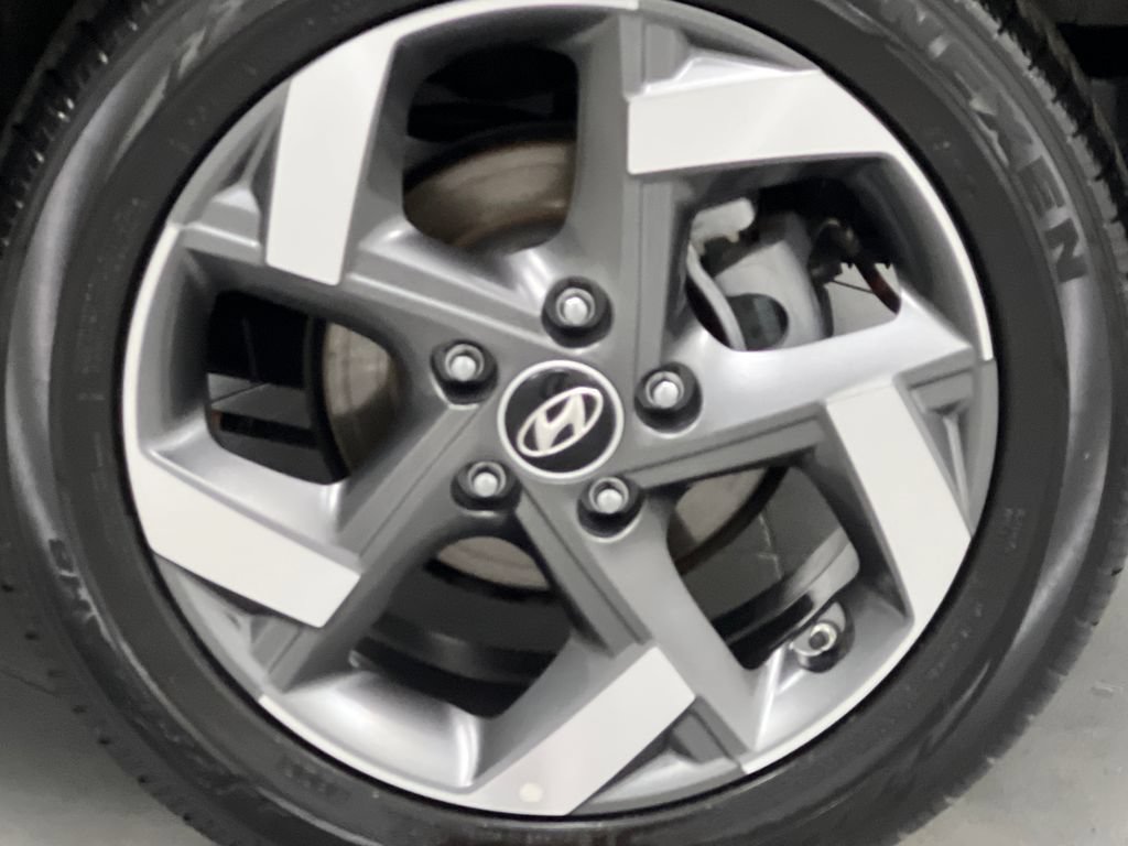 Used 2025 Hyundai Venue SEL FWD image 64