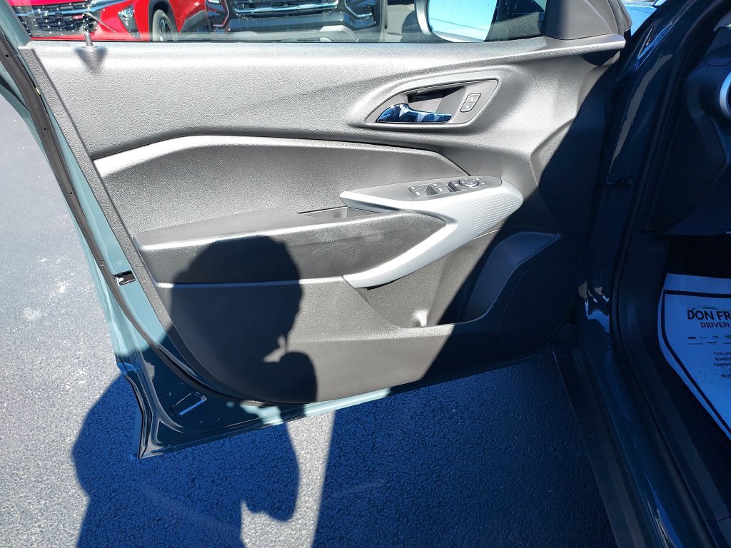 New 2026 Chevrolet Trax LS w/ LS Convenience Package FWD image 12
