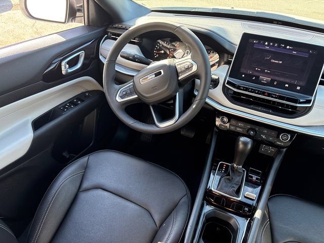 Used 2025 Jeep Compass Limited AWD/4WD image 20