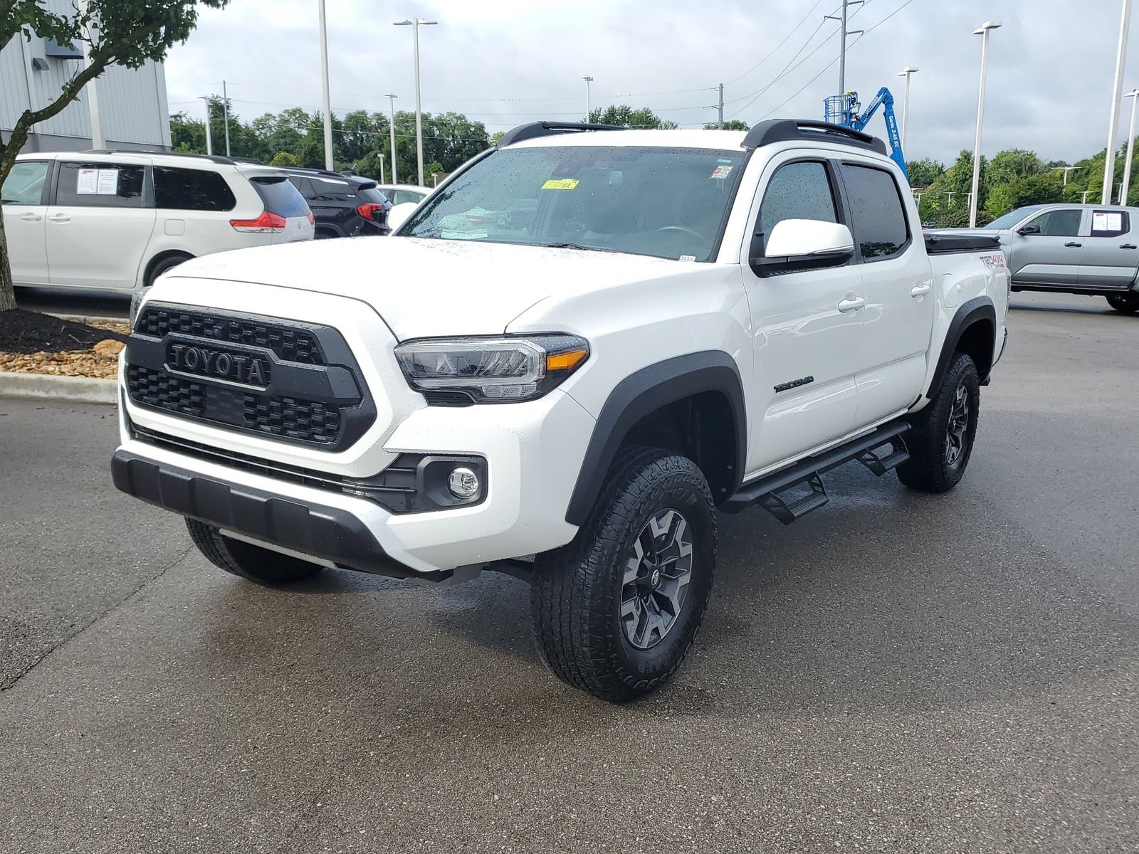 Certified 2023 Toyota Tacoma TRD Off-Road AWD/4WD image 2