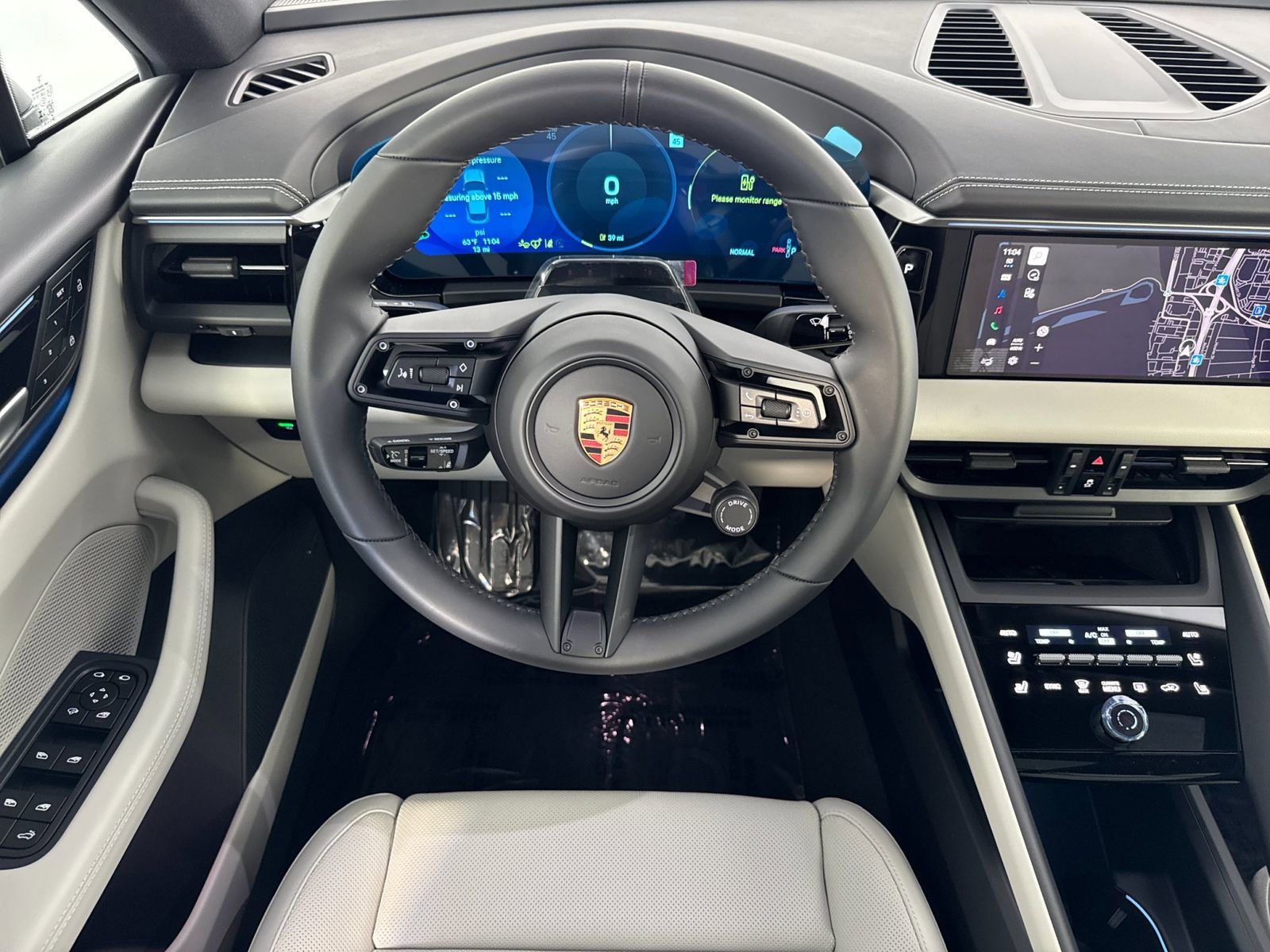 New 2026 Porsche Macan 4 Electric image 16