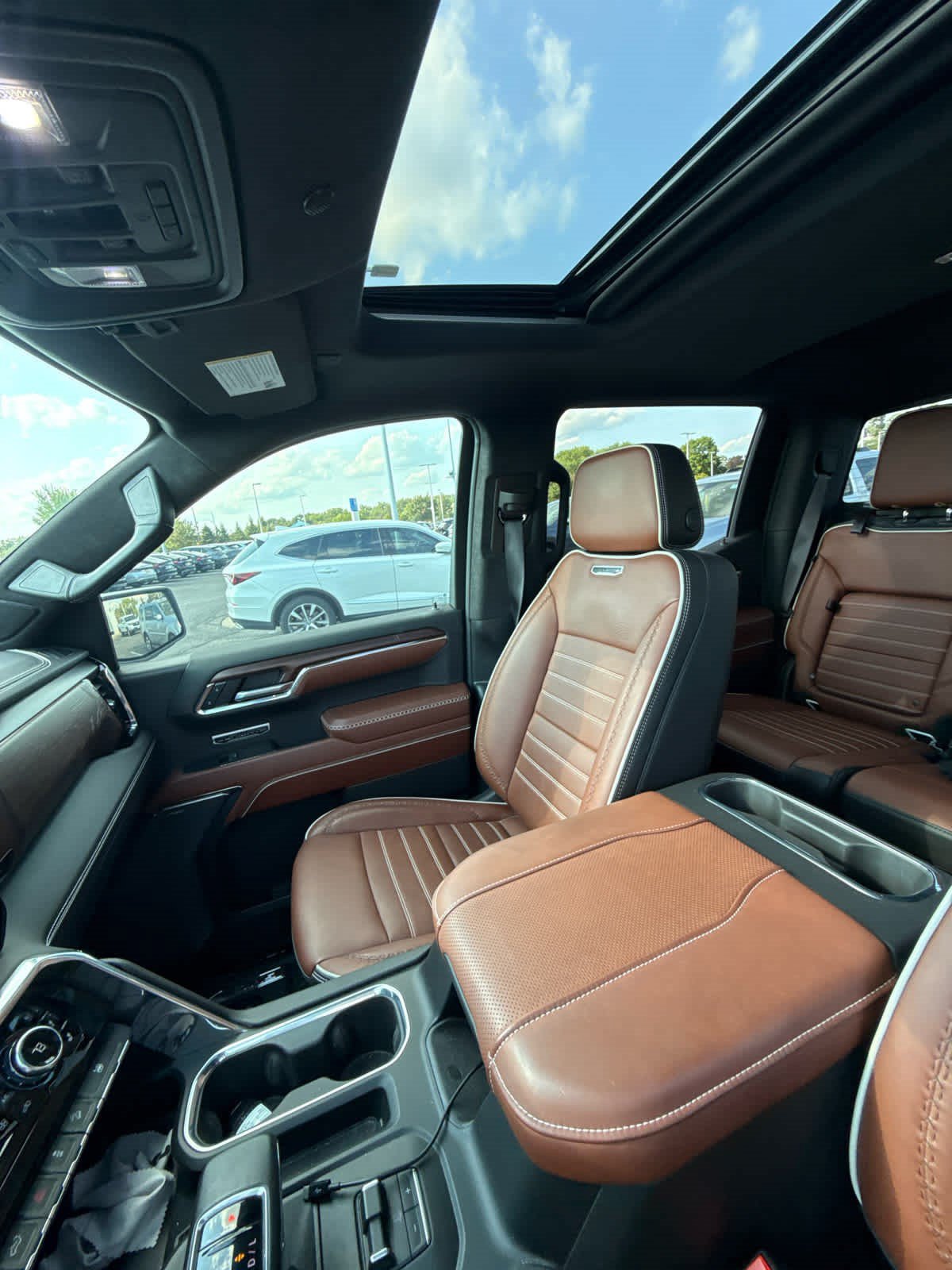Used 2024 GMC Sierra 1500 Denali Ultimate AWD/4WD image 10