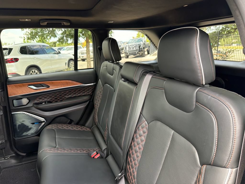 Used 2023 Jeep Grand Cherokee Summit AWD/4WD image 37