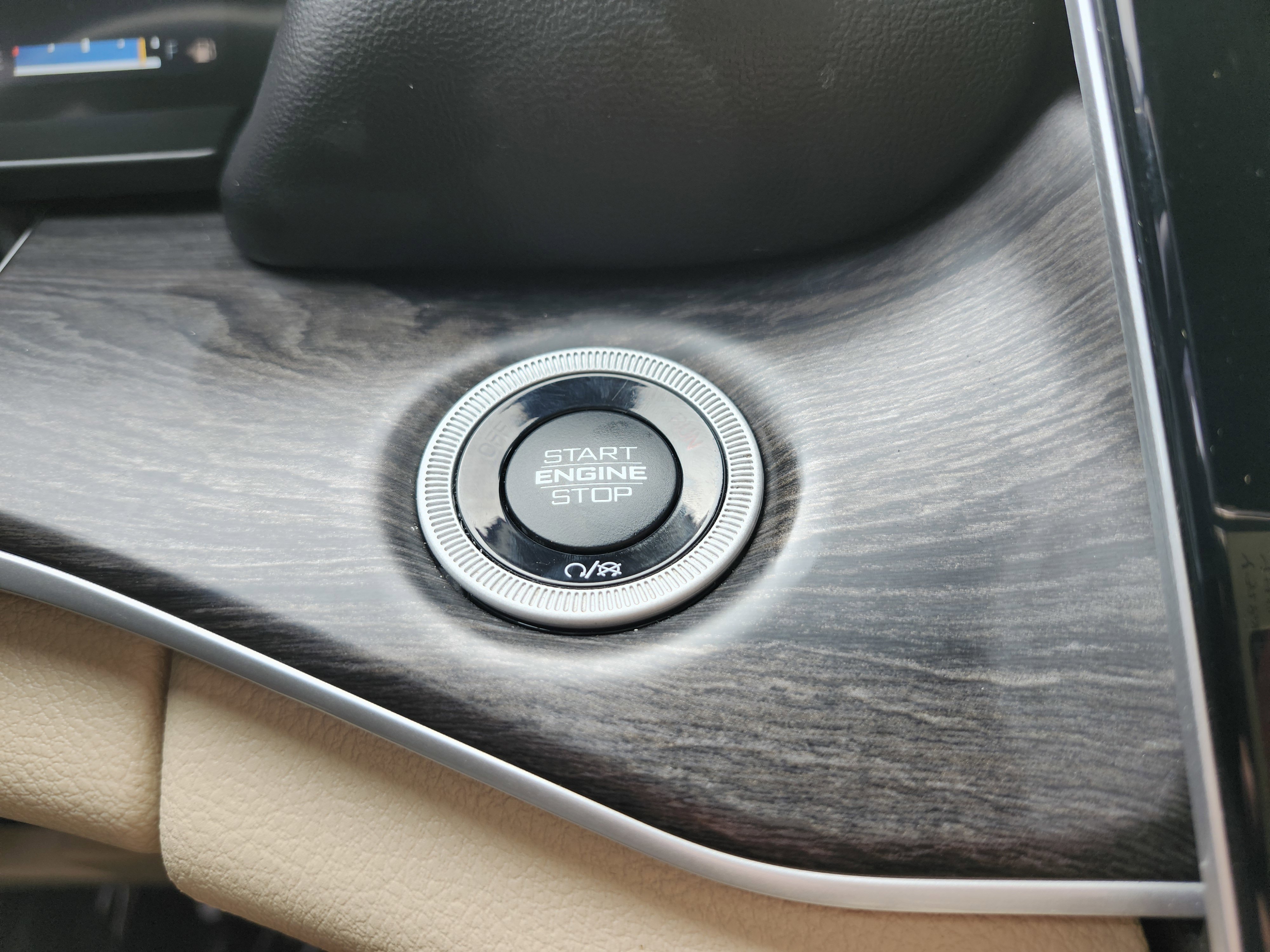 Used 2023 Jeep Grand Cherokee L Limited image 11