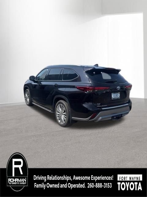 Used 2022 Toyota Highlander Platinum image 8