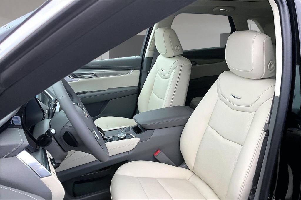New 2026 Cadillac XT5 Premium Luxury w/ Driver Assist Package FWD image 9