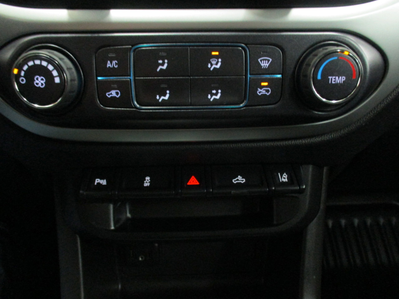 Used 2022 Chevrolet Colorado LT w/ Fleet Safety Package image 19