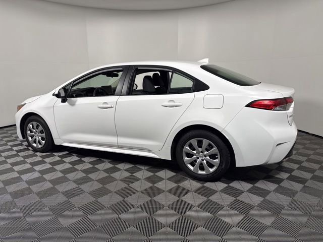 Used 2024 Toyota Corolla LE image 13