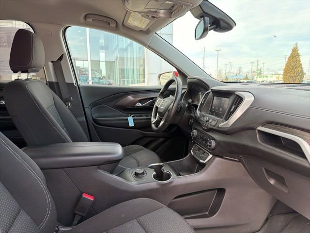 Used 2024 GMC Terrain SLE w/ LPO, Floor Liner Package image 28