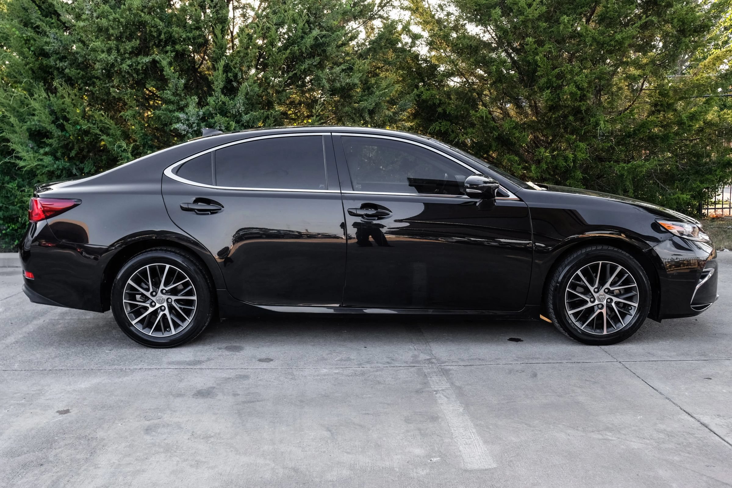 Used 2017 Lexus ES 350 w/ Luxury Package FWD image 8