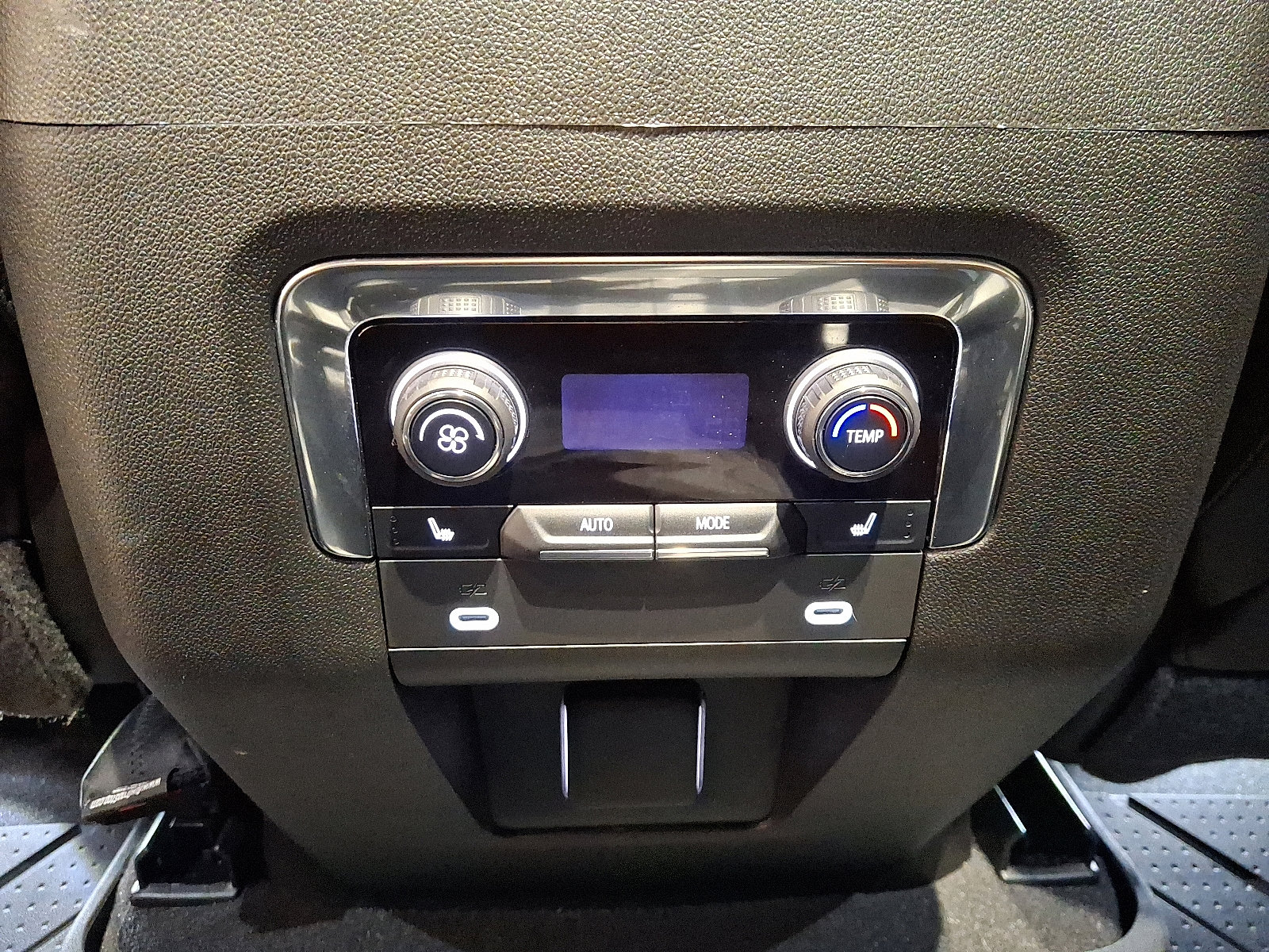 Used 2022 Chevrolet Tahoe LT w/ LT Signature Plus Package image 11