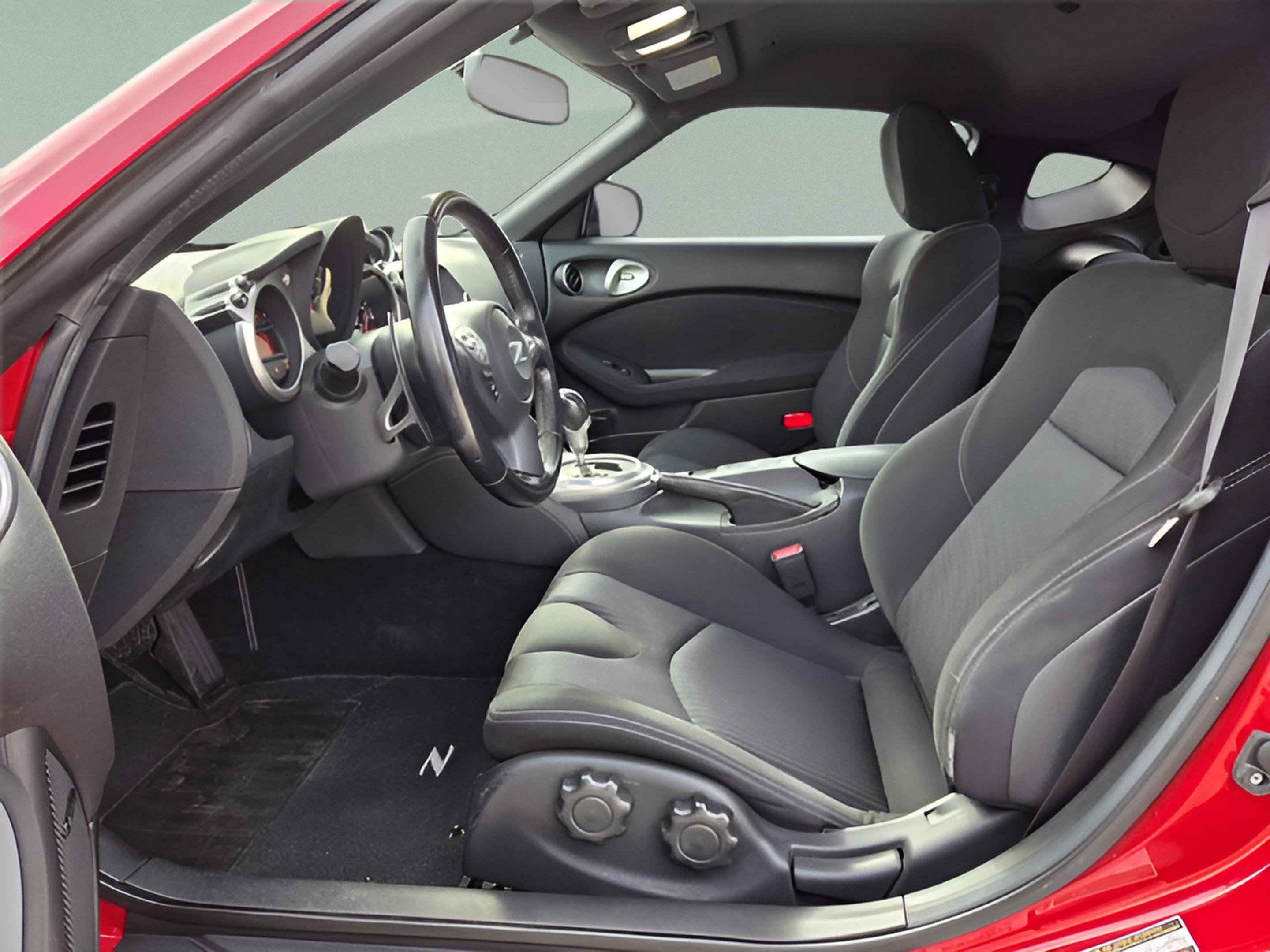 Used 2016 Nissan 370Z Sport Tech image 6