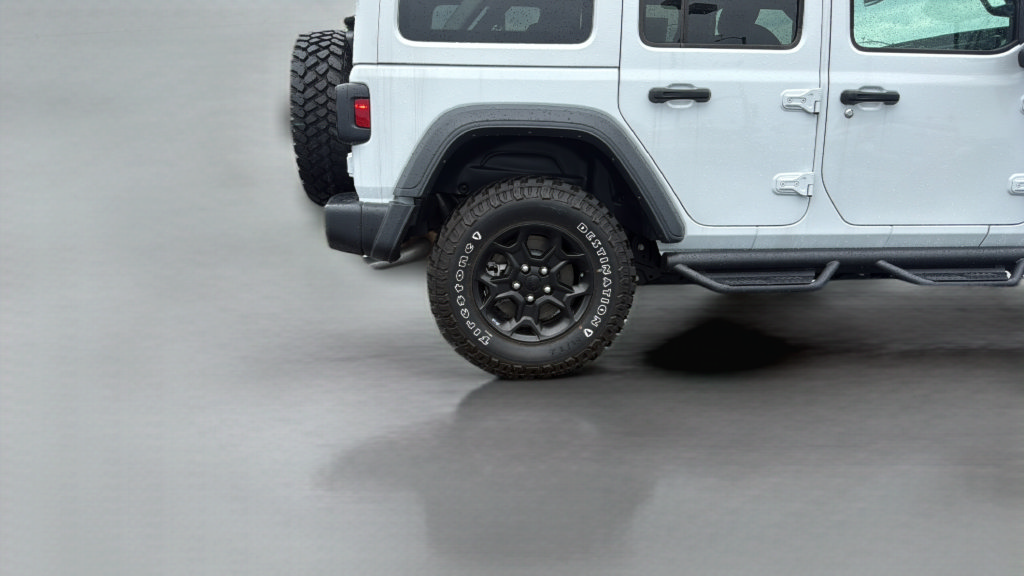 Used 2023 Jeep Wrangler Unlimited w/ Cold Weather Group AWD/4WD image 31
