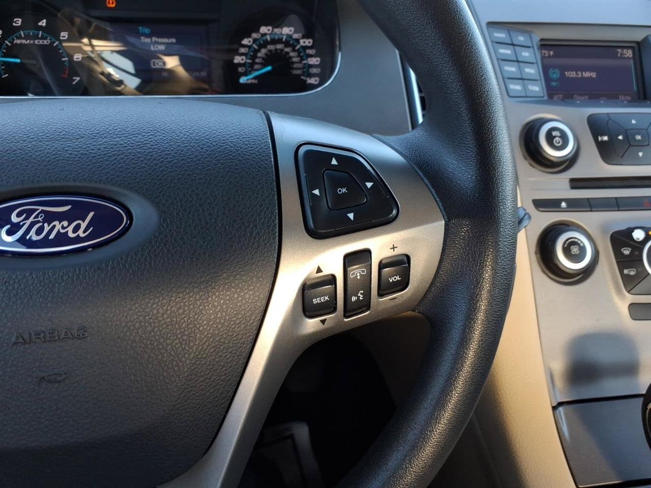Used 2016 Ford Taurus SE FWD image 16