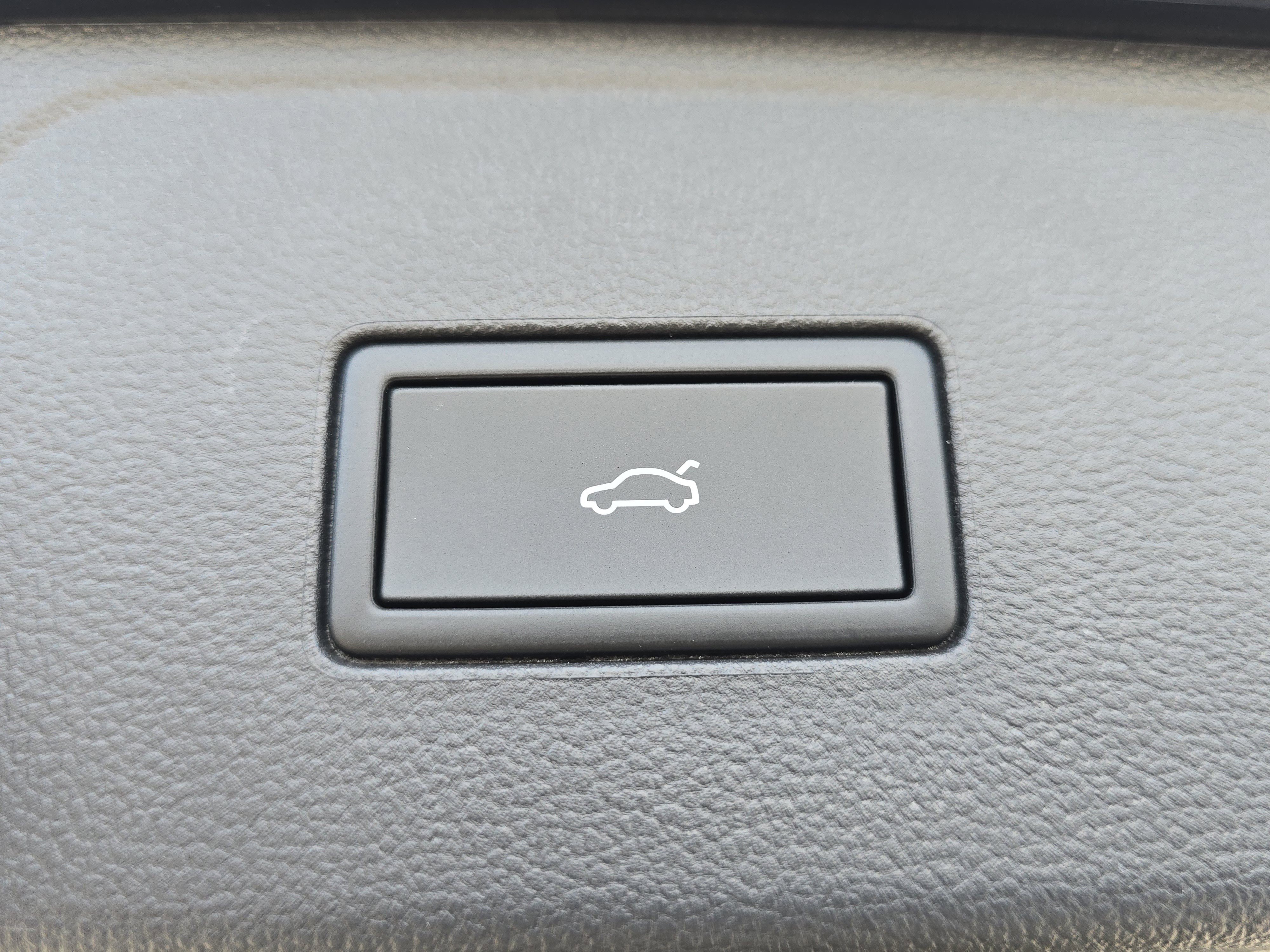 New 2026 Volkswagen Atlas SEL image 16